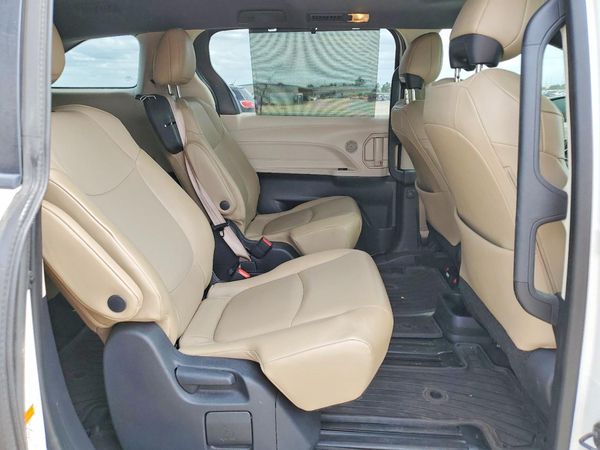 2021 TOYOTA SIENNA