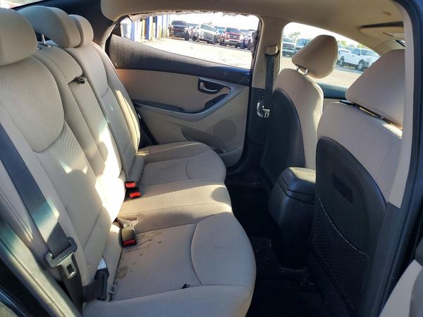 2014 HYUNDAI ELANTRA GLS (Middle)