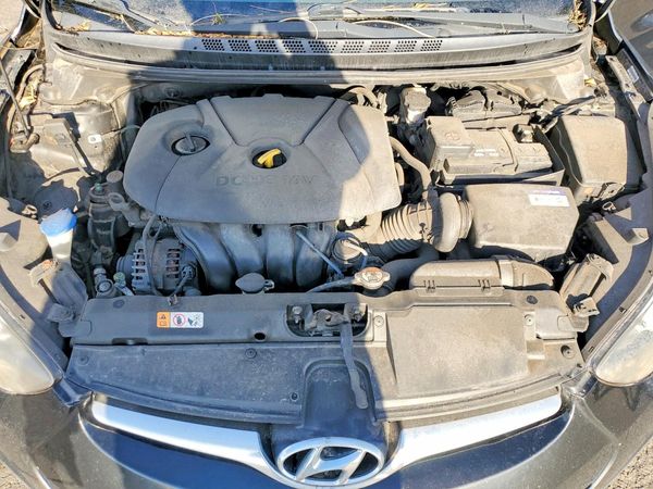 2014 HYUNDAI ELANTRA GLS (Middle)