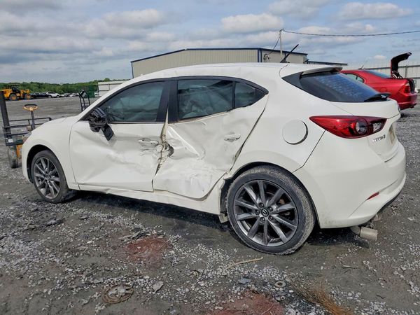 2018 MAZDA 3 Touring