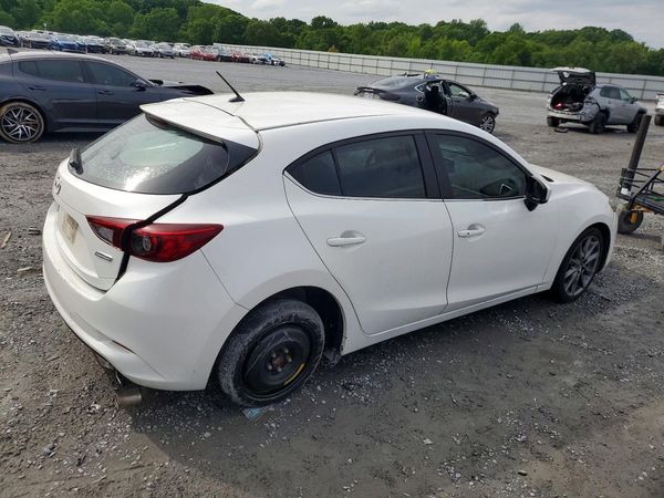 2018 MAZDA 3 Touring