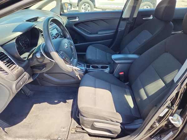 2017 KIA FORTE LX Base