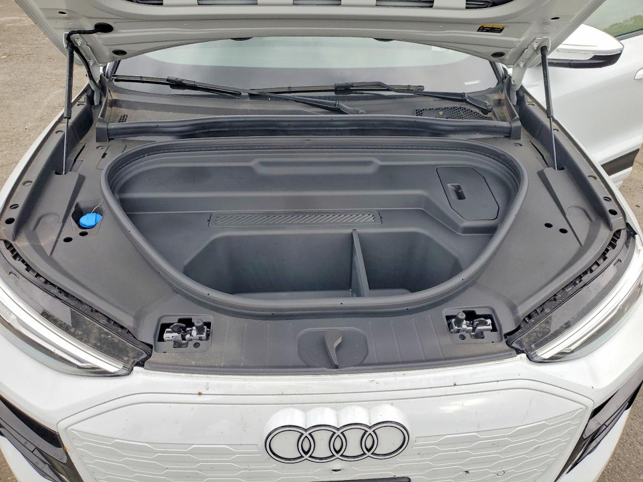2025 AUDI Q6 E-TRON e-tron Premium