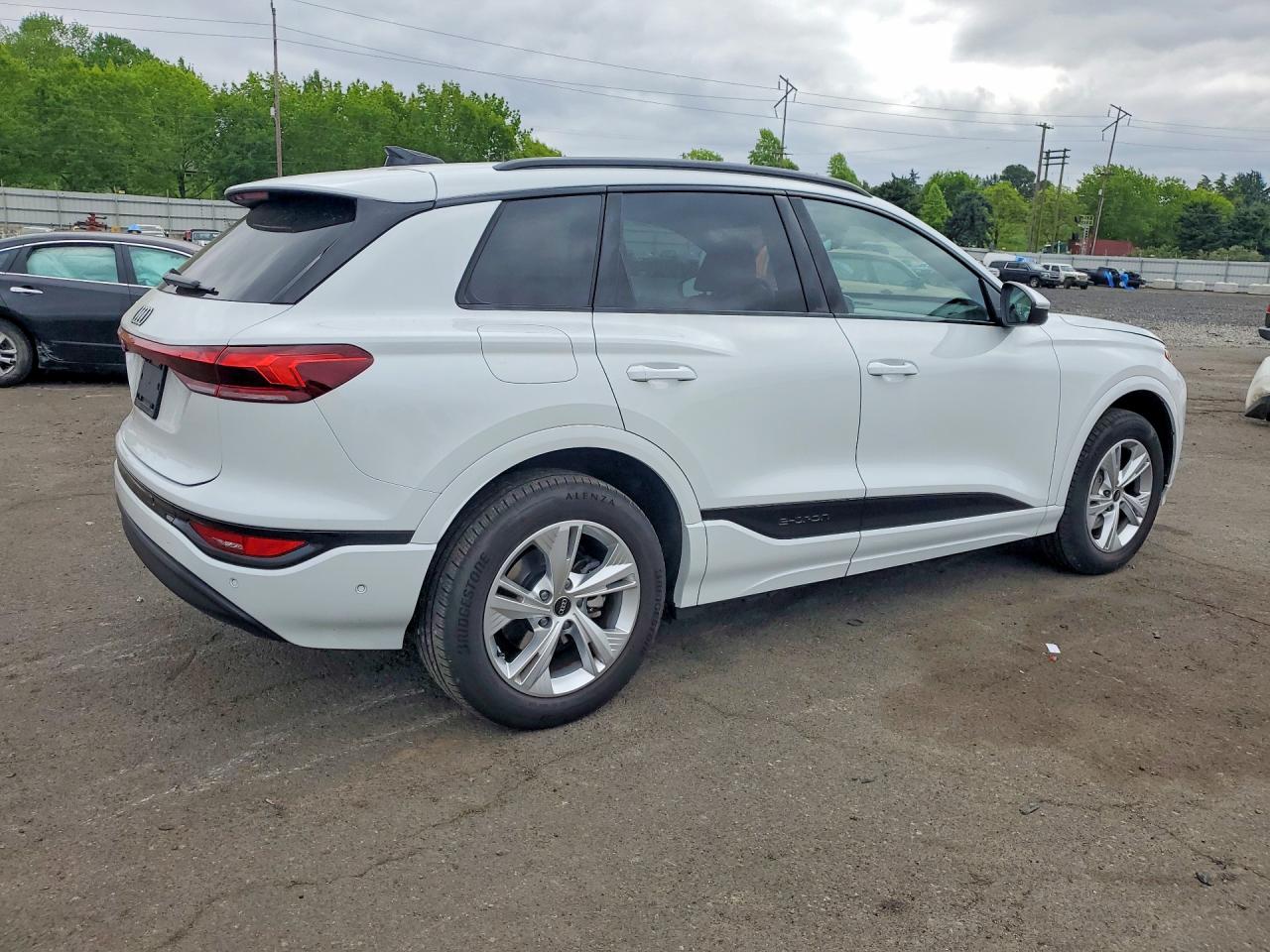 2025 AUDI Q6 E-TRON e-tron Premium