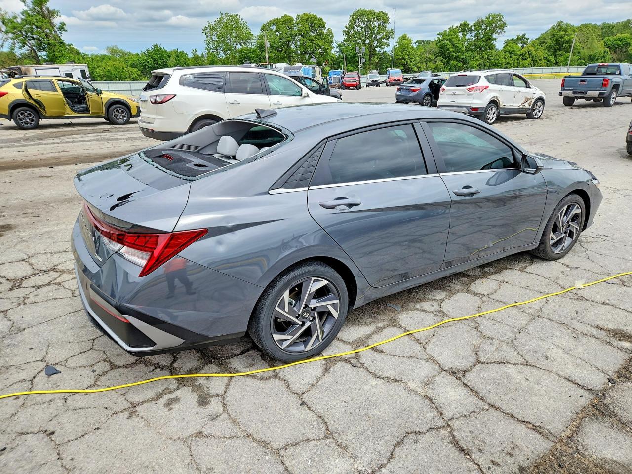 2025 HYUNDAI ELANTRA Limited