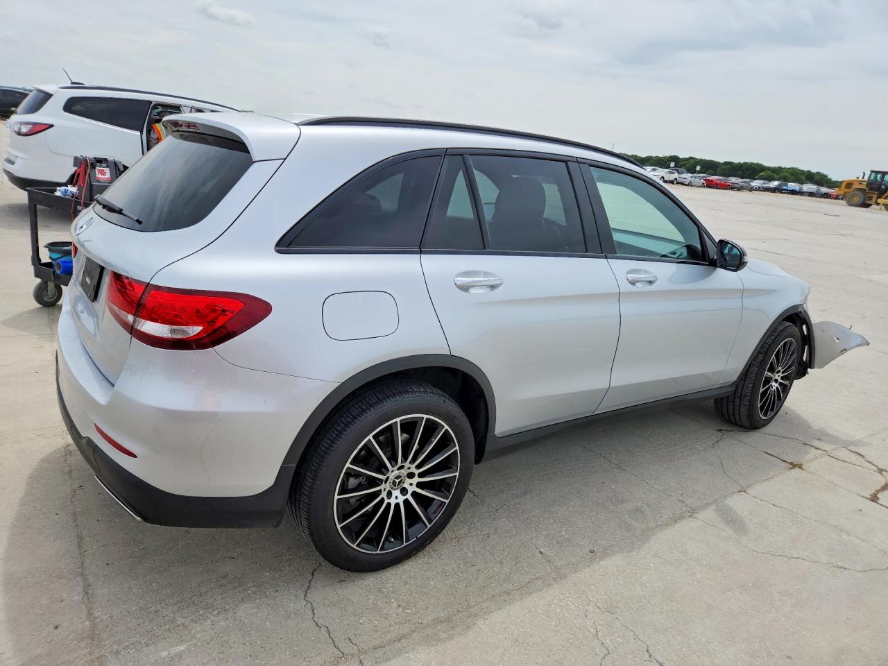 2018 MERCEDES-BENZ GLC GLC300