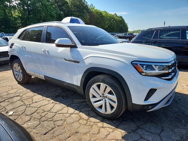2021 VOLKSWAGEN ATLAS CROSS SPORT SE — Passenger 3/4
