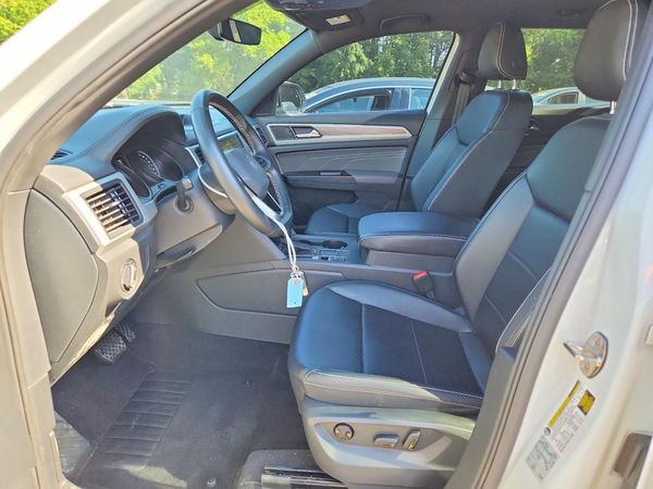 2021 VOLKSWAGEN ATLAS CROSS SPORT SE — DENT