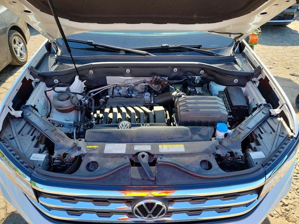 2021 VOLKSWAGEN ATLAS CROSS SPORT SE — Engine bay