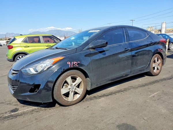 2013 HYUNDAI ELANTRA