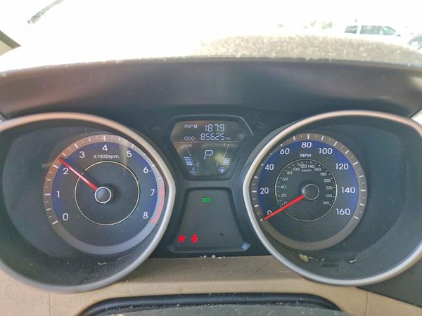 2013 HYUNDAI ELANTRA