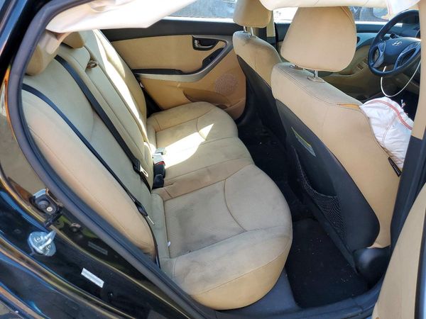 2013 HYUNDAI ELANTRA