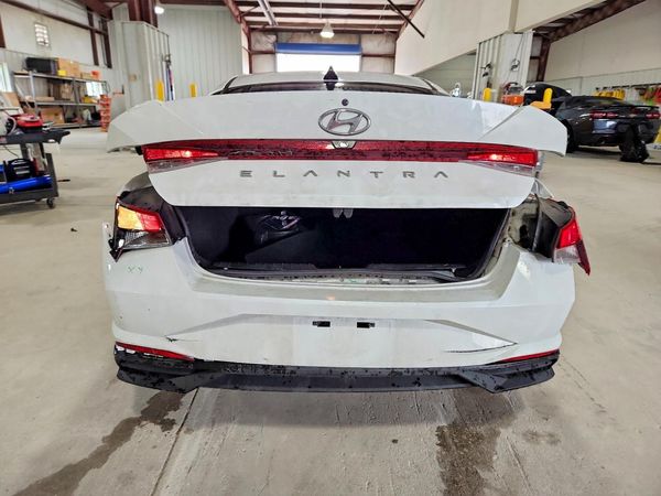 2021 HYUNDAI ELANTRA SEL w/ Convenience Pkg