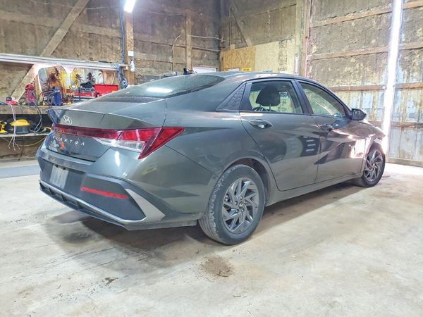 2024 HYUNDAI ELANTRA