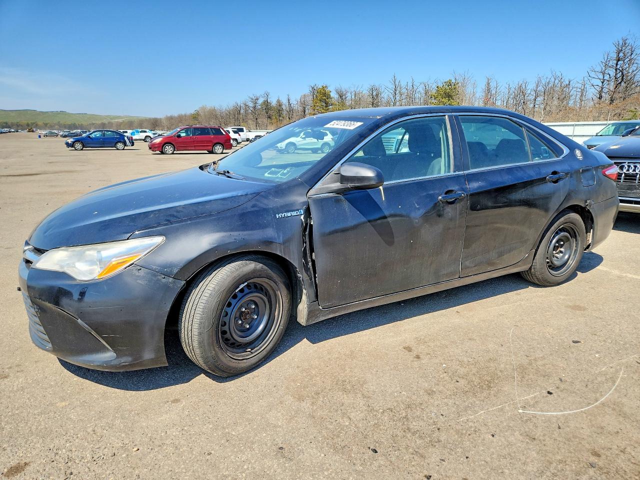 2017 TOYOTA CAMRY SOLA LE/SE/XLE Hybrid — Front 3/4