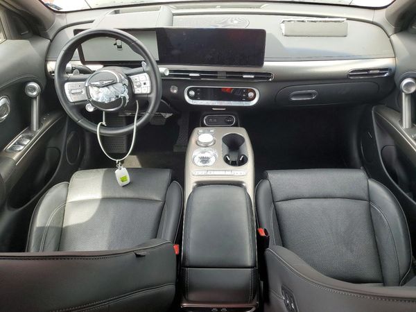 2023 GENESIS GV60 Advanced