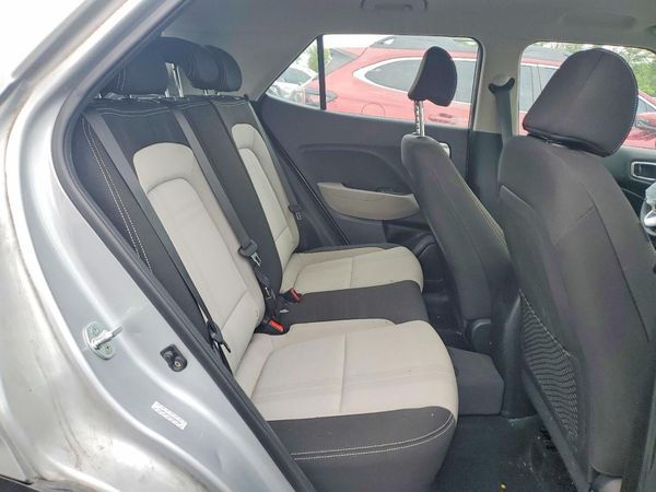 2021 HYUNDAI VENUE SEL & Denim