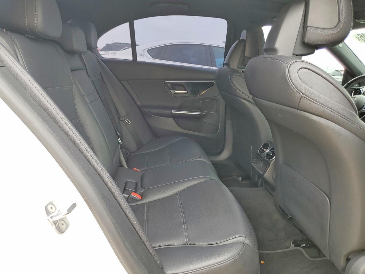 2024 MERCEDES-BENZ C C300