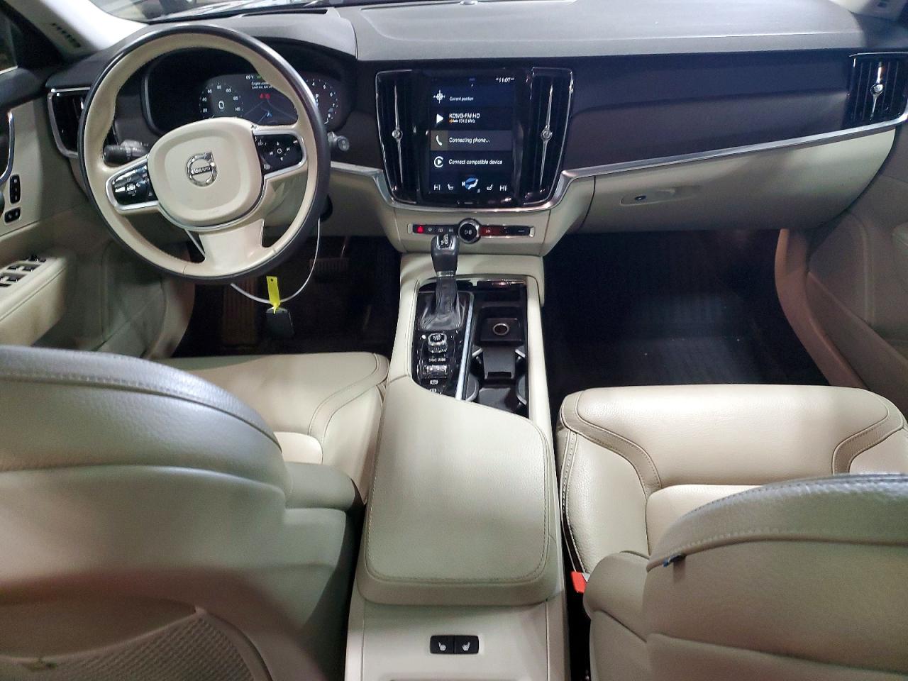 2019 VOLVO V90 CROSS COUNTRY Momentum