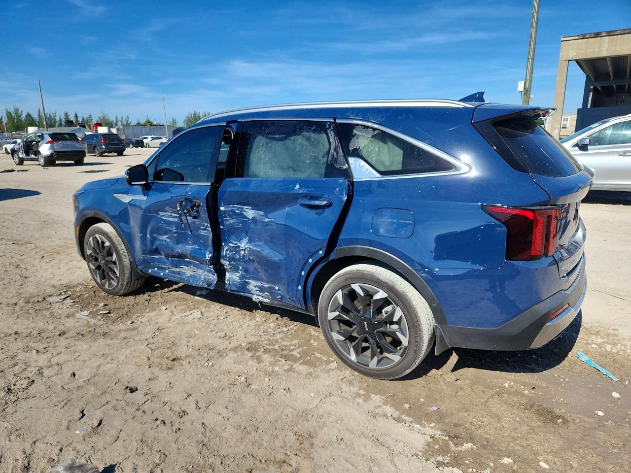 2025 KIA SORENTO