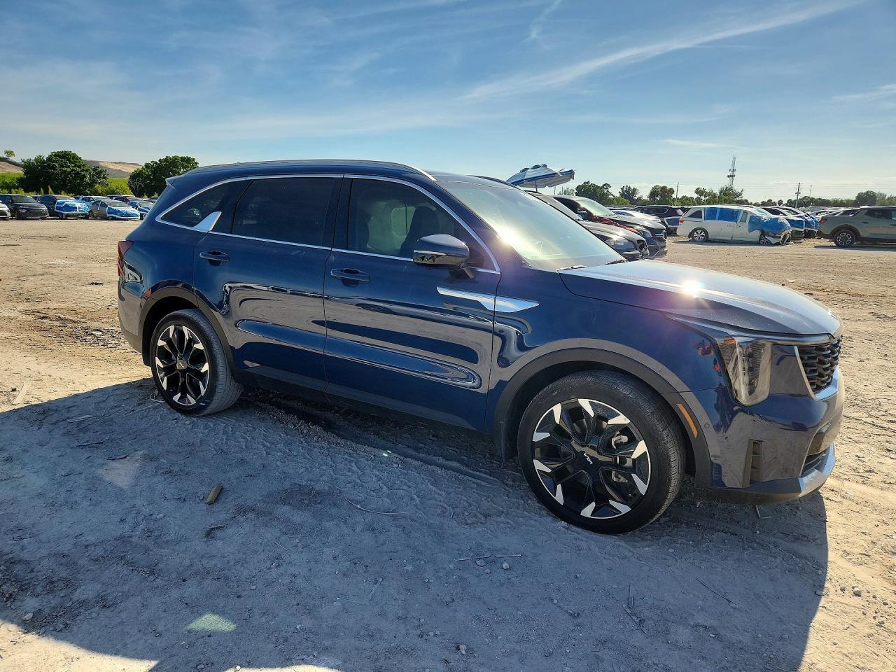 2025 KIA SORENTO