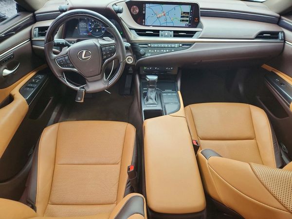 2019 LEXUS ES 350