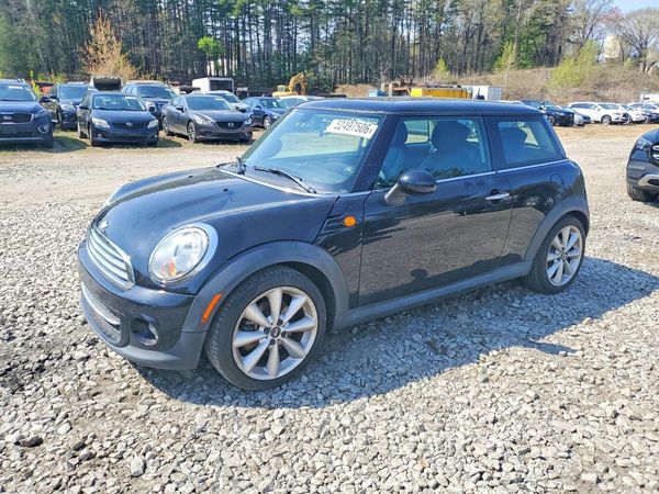 2013 MINI COOPER — Front 3/4