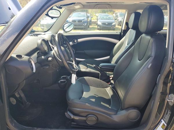 2013 MINI COOPER — DENT