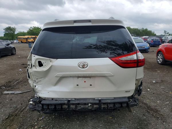2016 TOYOTA SIENNA