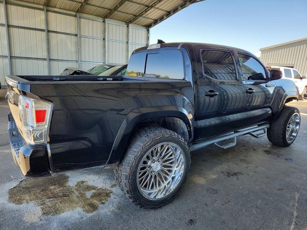 2017 TOYOTA TACOMA