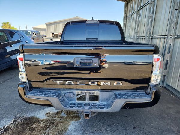 2017 TOYOTA TACOMA