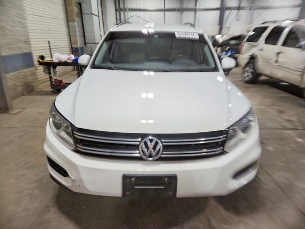 2017 VOLKSWAGEN TIGUAN S, Limited