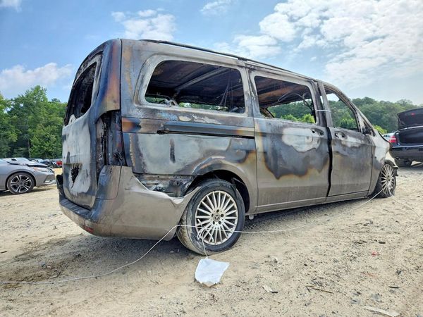 2019 MERCEDES-BENZ METRIS