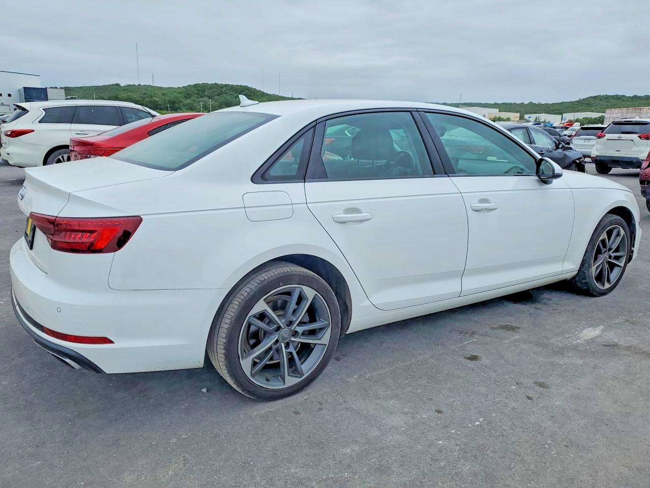 2019 AUDI A4 Premium, Titanium
