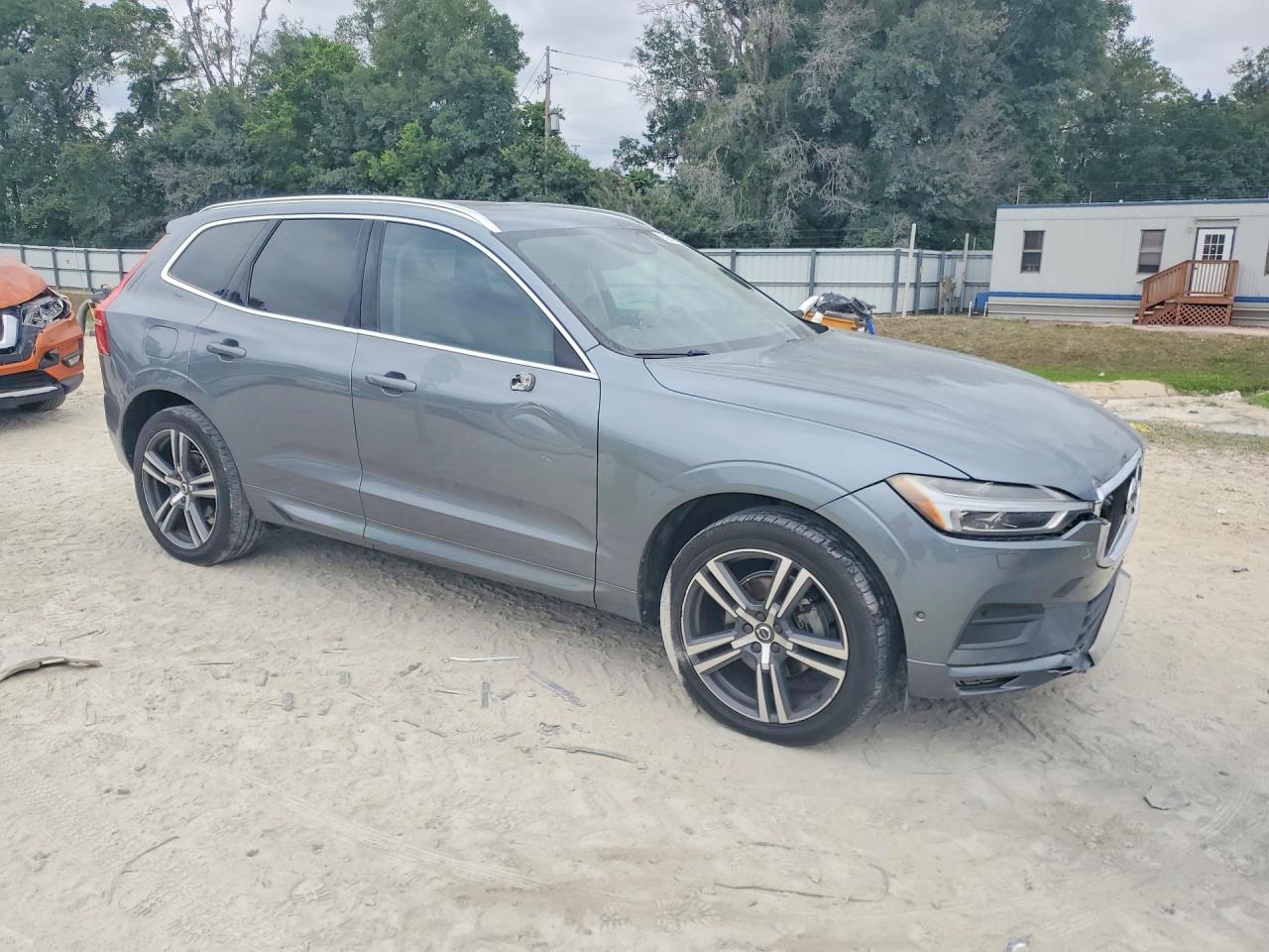 2019 VOLVO XC60 Momentum