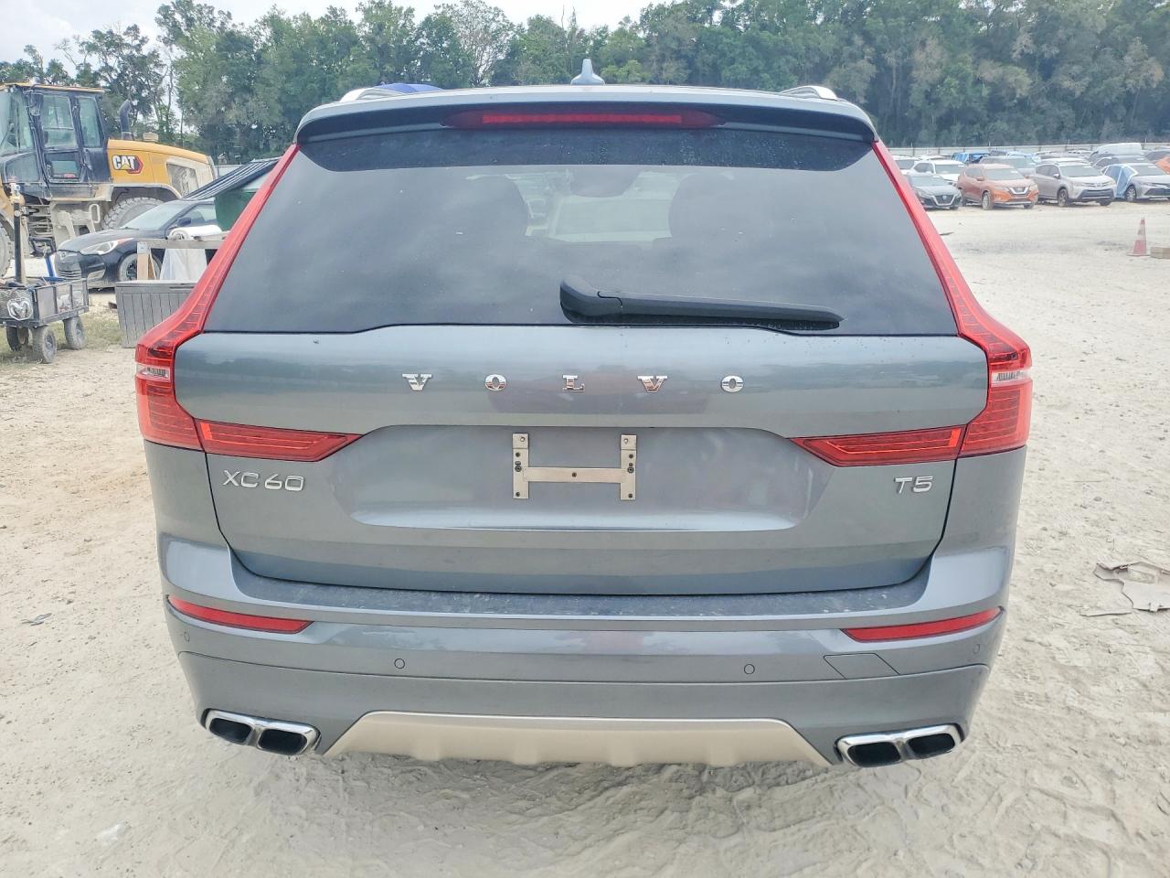 2019 VOLVO XC60 Momentum