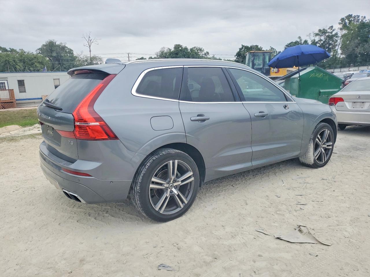 2019 VOLVO XC60 Momentum
