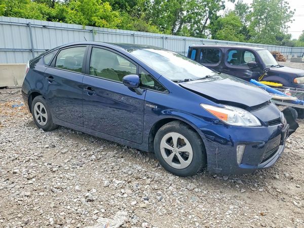 2015 TOYOTA PRIUS