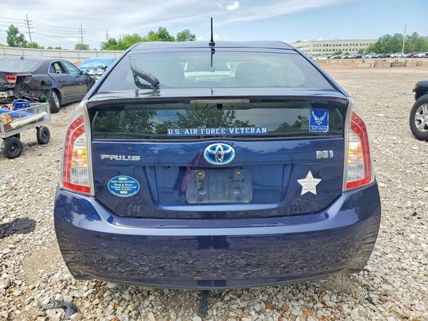 2015 TOYOTA PRIUS