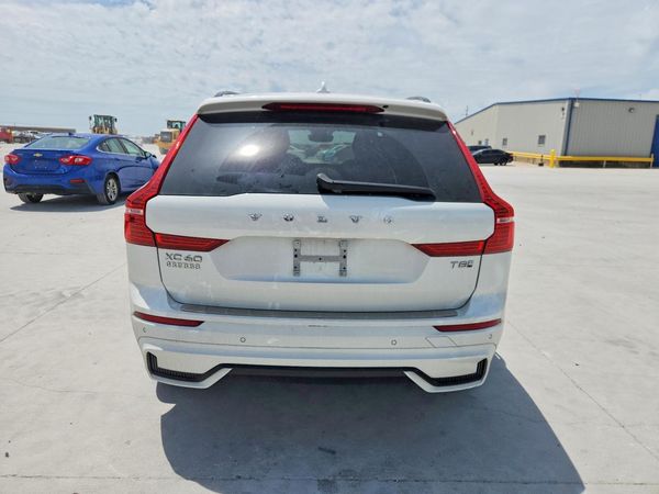 2025 VOLVO XC60 Plus Dark — DIRR