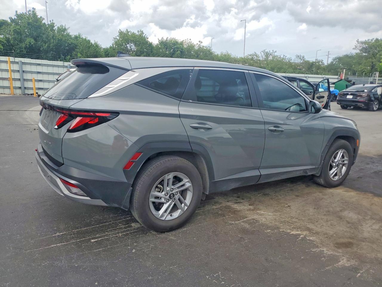 2025 HYUNDAI TUCSON SE