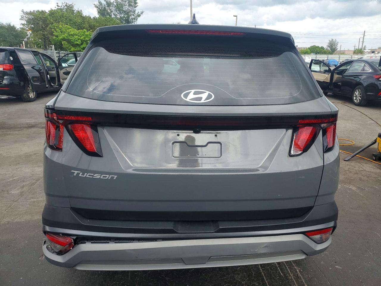 2025 HYUNDAI TUCSON SE