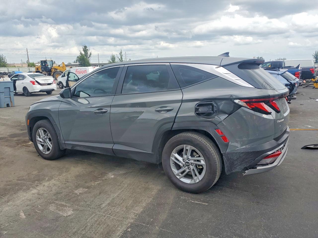 2025 HYUNDAI TUCSON SE