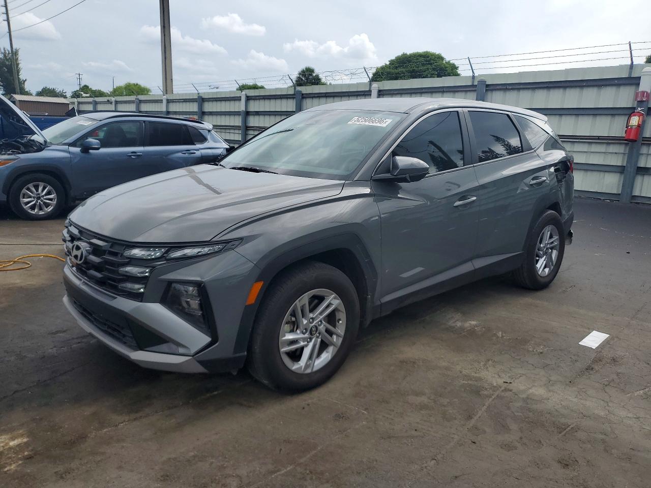 2025 HYUNDAI TUCSON SE