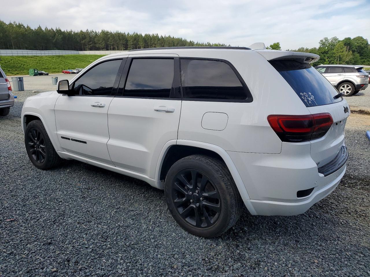 2020 JEEP GRAND CHEROKEE LAREDO 4X2