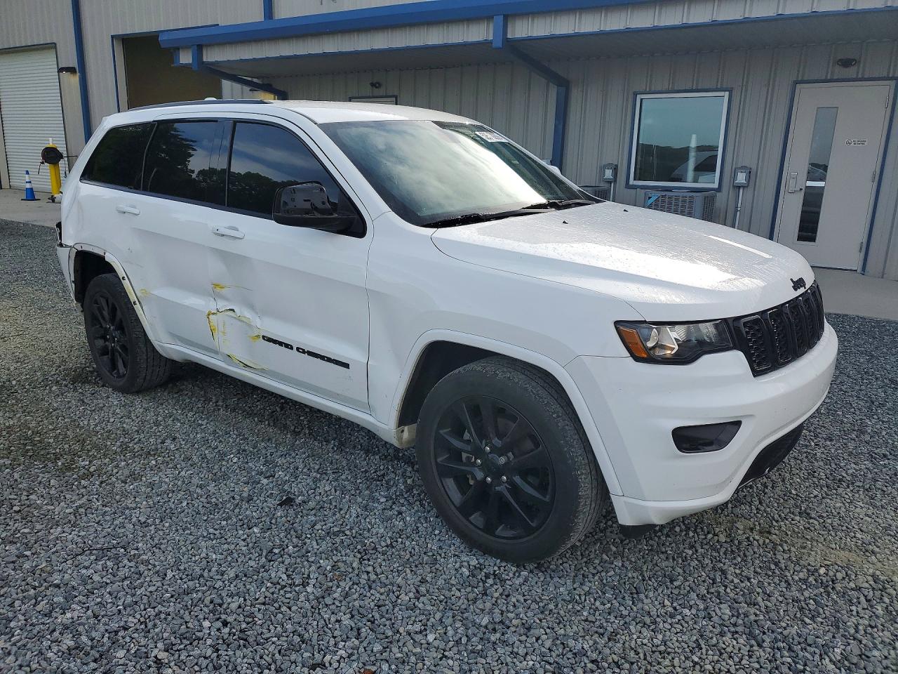 2020 JEEP GRAND CHEROKEE LAREDO 4X2