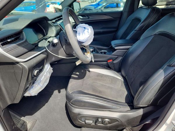 2024 JEEP GRAND CHEROKEE L LAREDO 4X2