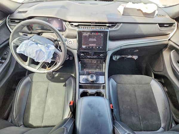 2024 JEEP GRAND CHEROKEE L LAREDO 4X2