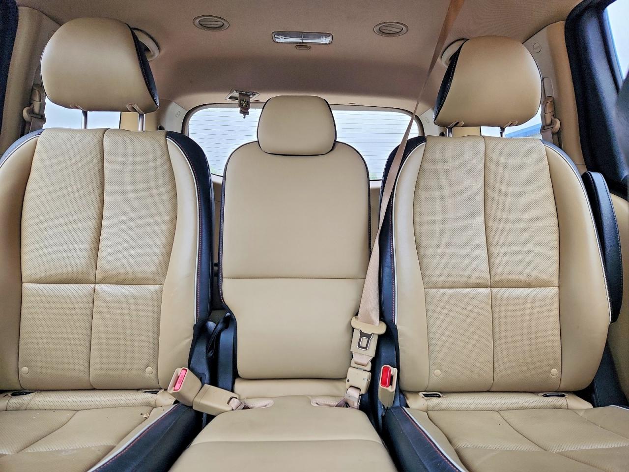 2015 KIA SEDONA GLS - Middle level