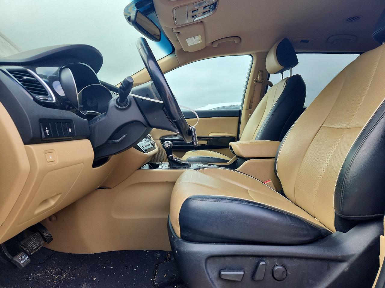 2015 KIA SEDONA GLS - Middle level